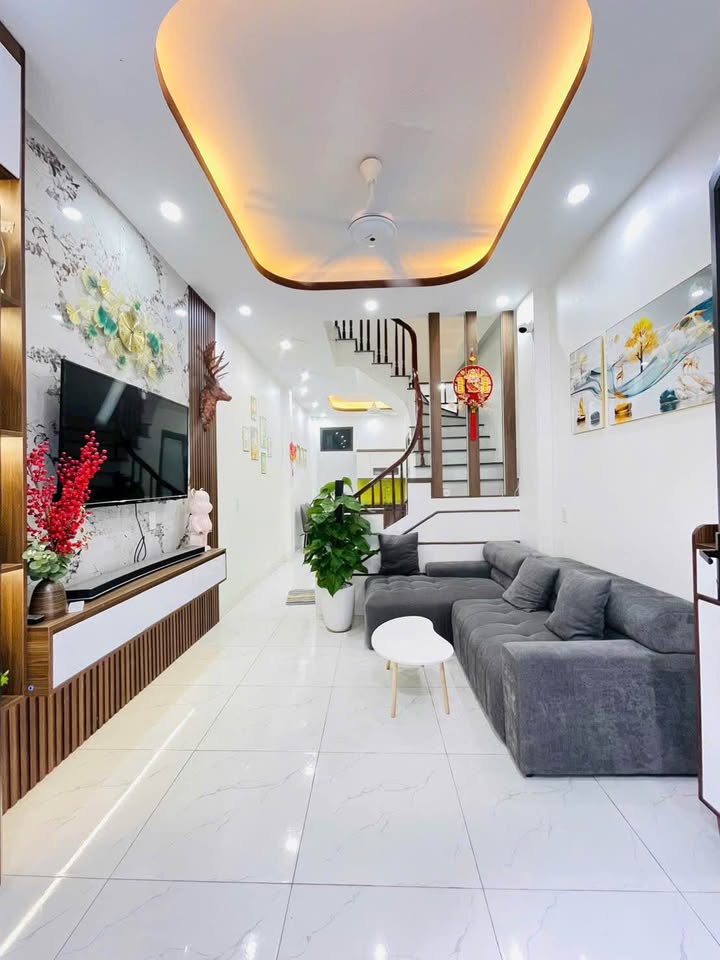 Bán nhà 3 tầng trung tâm Thái Bình, full nội thất, ngõ rộng, giá chỉ 1.x tỷ