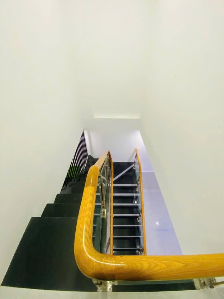 Nhà 2 tầng hẻm 828 Bình Giã, Vũng Tàu chỉ 2,1 tỷ, sổ chung bao thuế