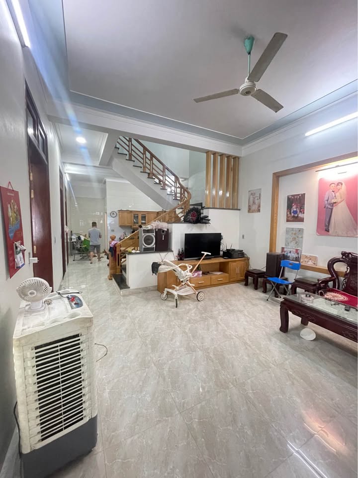 Biệt thự 153m2 mặt phố Quảng Hưng, ô tô tránh, giá nhỉnh 4 tỷ