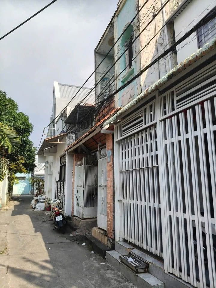 Nhà 1 trệt 2 lầu, hẻm 334 Nguyễn Trung Trực, Rạch Giá 1,38 tỷ