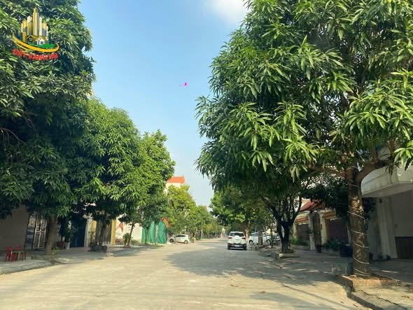 Bán mảnh đất vuông vắn tại ngõ 60 Lê Thái Tổ, phường Tân Thành, 94.5m2, mặt tiền rộng 6m, đường rộng 12m