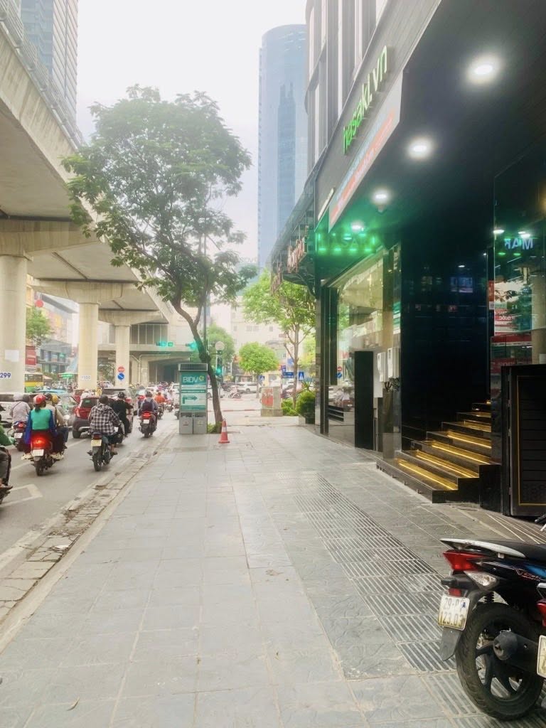 Siêu phẩm mặt phố Cầu Giấy, Hà Nội, với diện tích 68m2, sẵn sàng chào đón chủ nhân mới