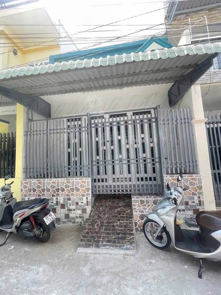 Cho thuê nhà xinh 2 phòng ngủ, hẻm rộng 3m, gần bệnh viện Đa Khoa Cần Thơ, giá 4,8 triệu/tháng