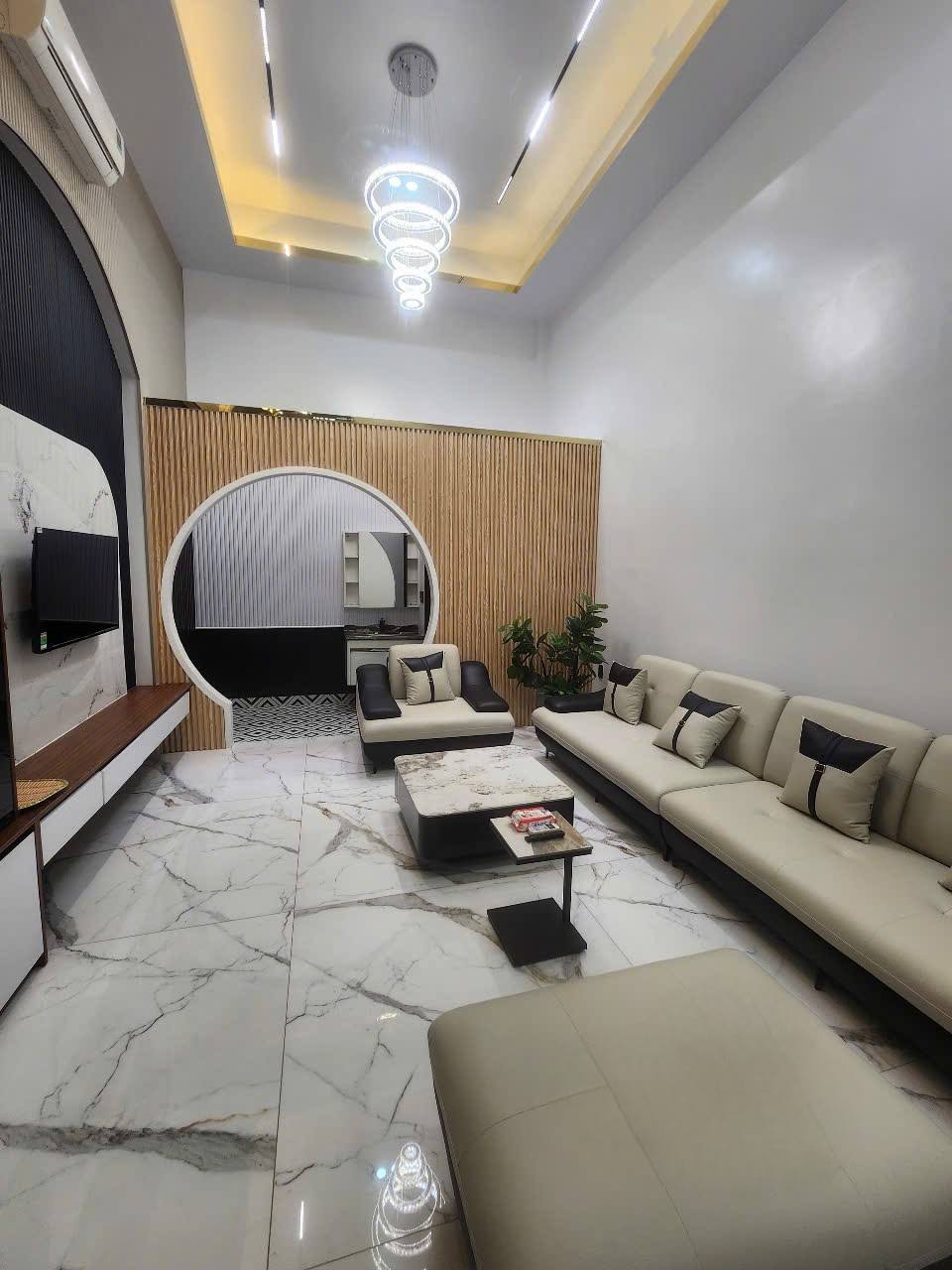 Bán nhà mặt đường Hải An, 5 tầng, thang máy, ô tô tránh nhau, giá 7,2 tỷ