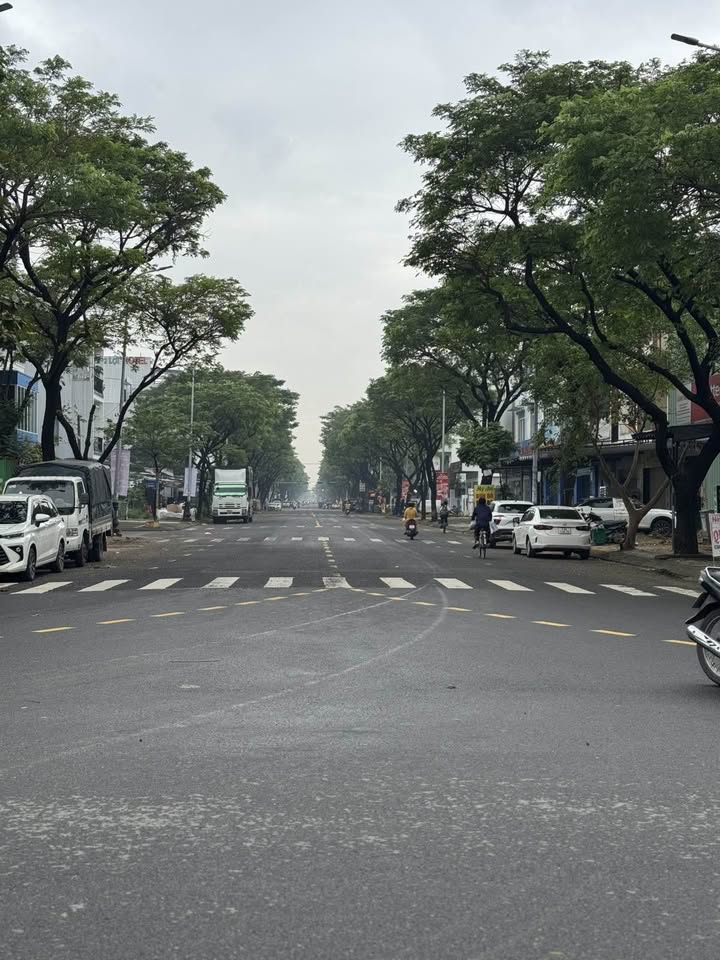 Tọa lạc tại Hòa Minh, gần biển, lô góc tuyệt đẹp với mặt tiền đường nhựa rộng 5m