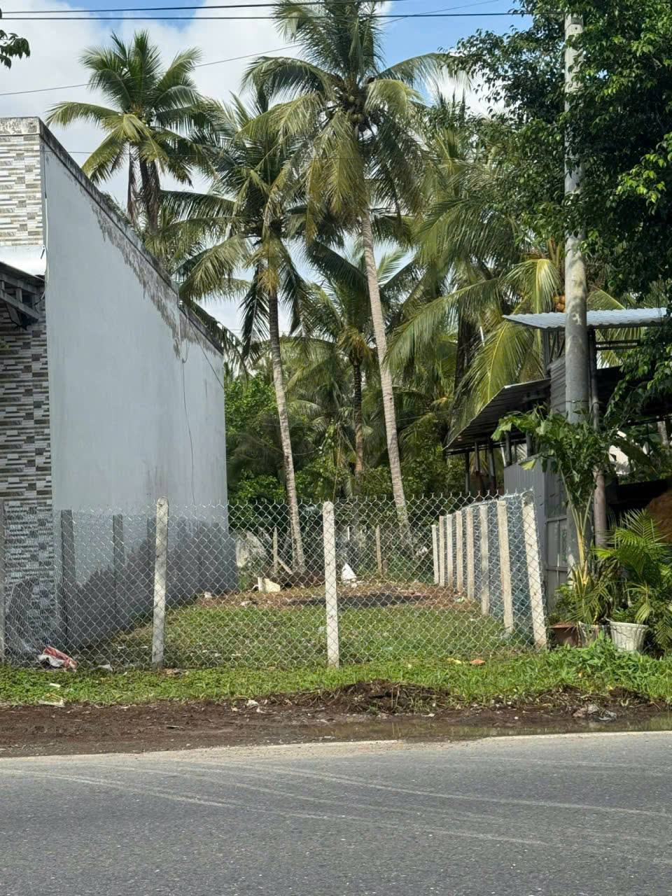 Bán gấp thửa đất mặt tiền Quốc lộ 60 siêu đẹp, vị trí đắc địa để buôn bán, kinh doanh sinh lời