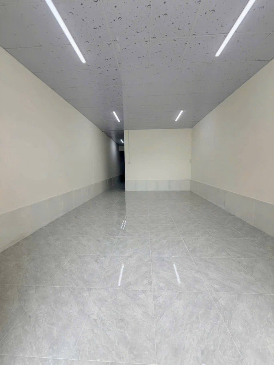 Cho thuê nhà mặt tiền đường Nguyễn Tri Phương, gần Đại học Y Dược Cần Thơ, tiện kinh doanh