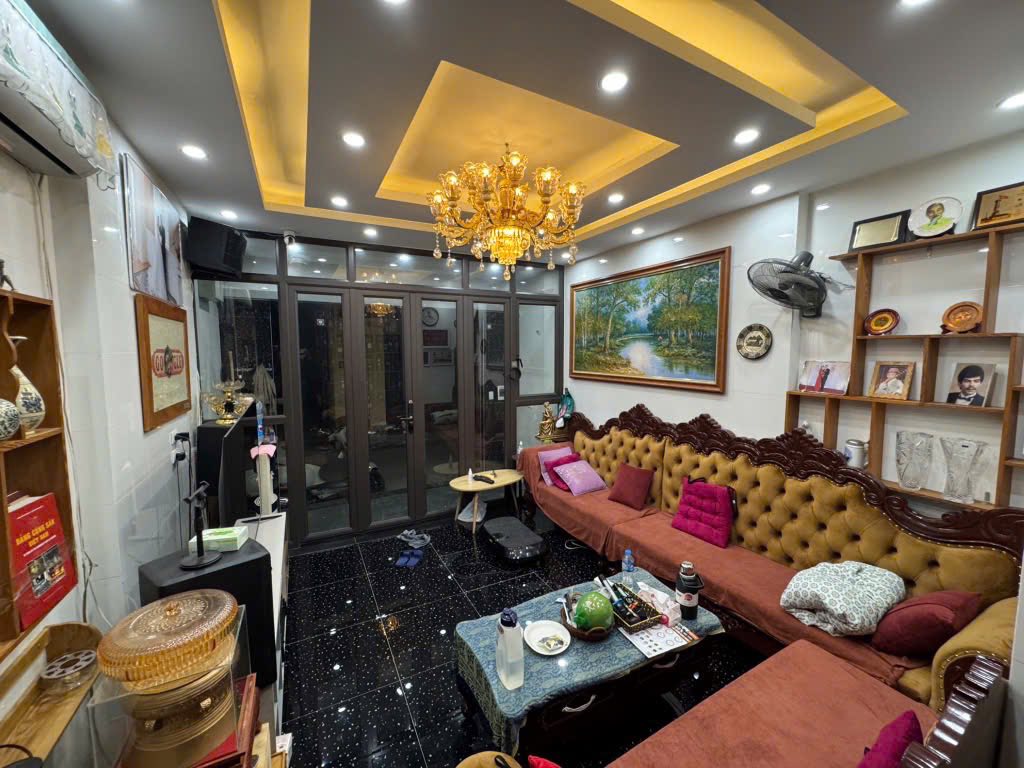 Nhà góc 5 tầng, ô tô tránh, sát chợ, kinh doanh đỉnh cao