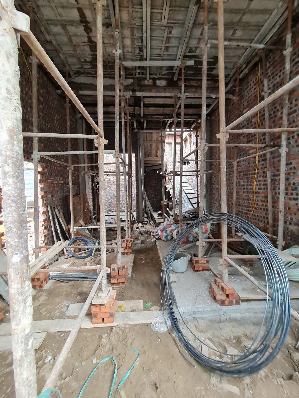 Nhà mới xây, thiết kế hiện đại, diện tích 35m2, 6 tầng thang máy ngay gần Cầu Hữu Hòa