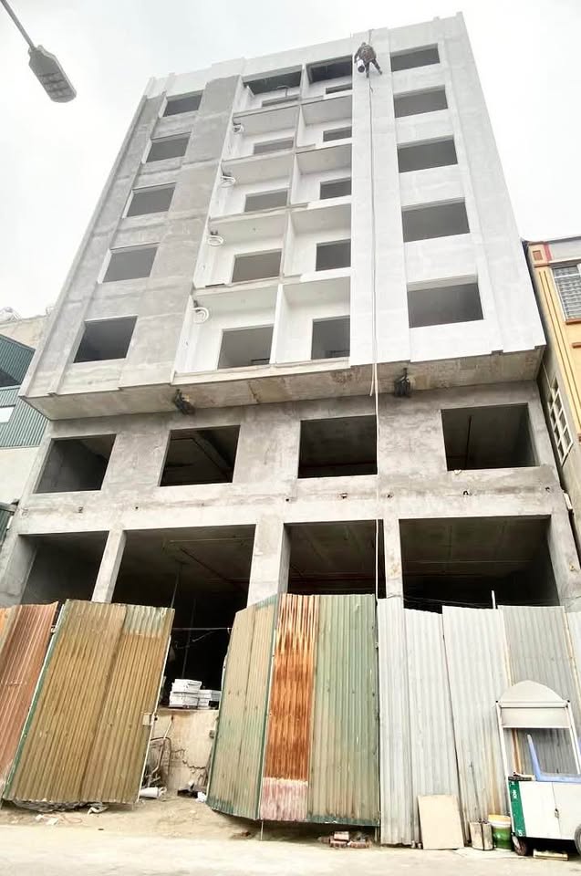 Tòa nhà văn phòng 8 tầng, 45 phòng cho thuê, doanh thu trên 3 tỷ/năm, ngõ ô tô tránh tại Thanh Xuân