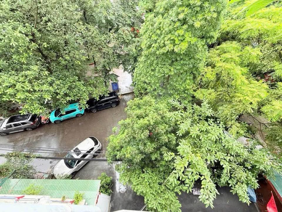 Tọa lạc tại khu phân lô bàn cờ danh tiếng của Đại học Sư phạm, diện tích 40m2