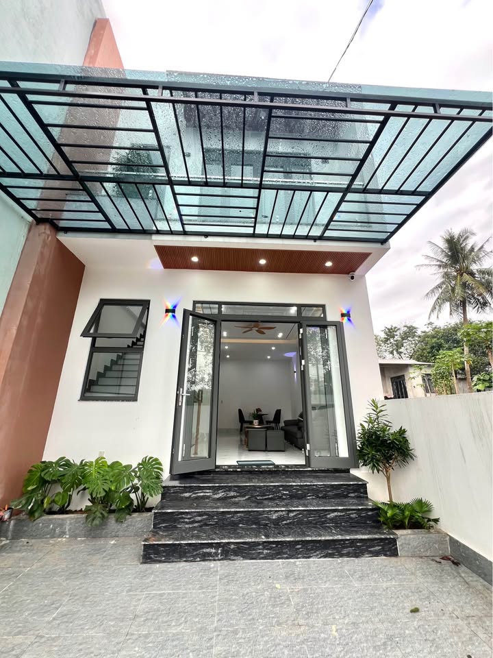 Bán nhà 2 tầng kiệt ô tô tận sân tại đường Vũ Ngọc Phan, phường Thuỷ Xuân, Huế