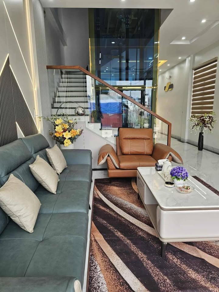 Bán nhà 4 tầng có thang máy tại khu đô thị Cao Thắng, Cẩm Phả, Quảng Ninh