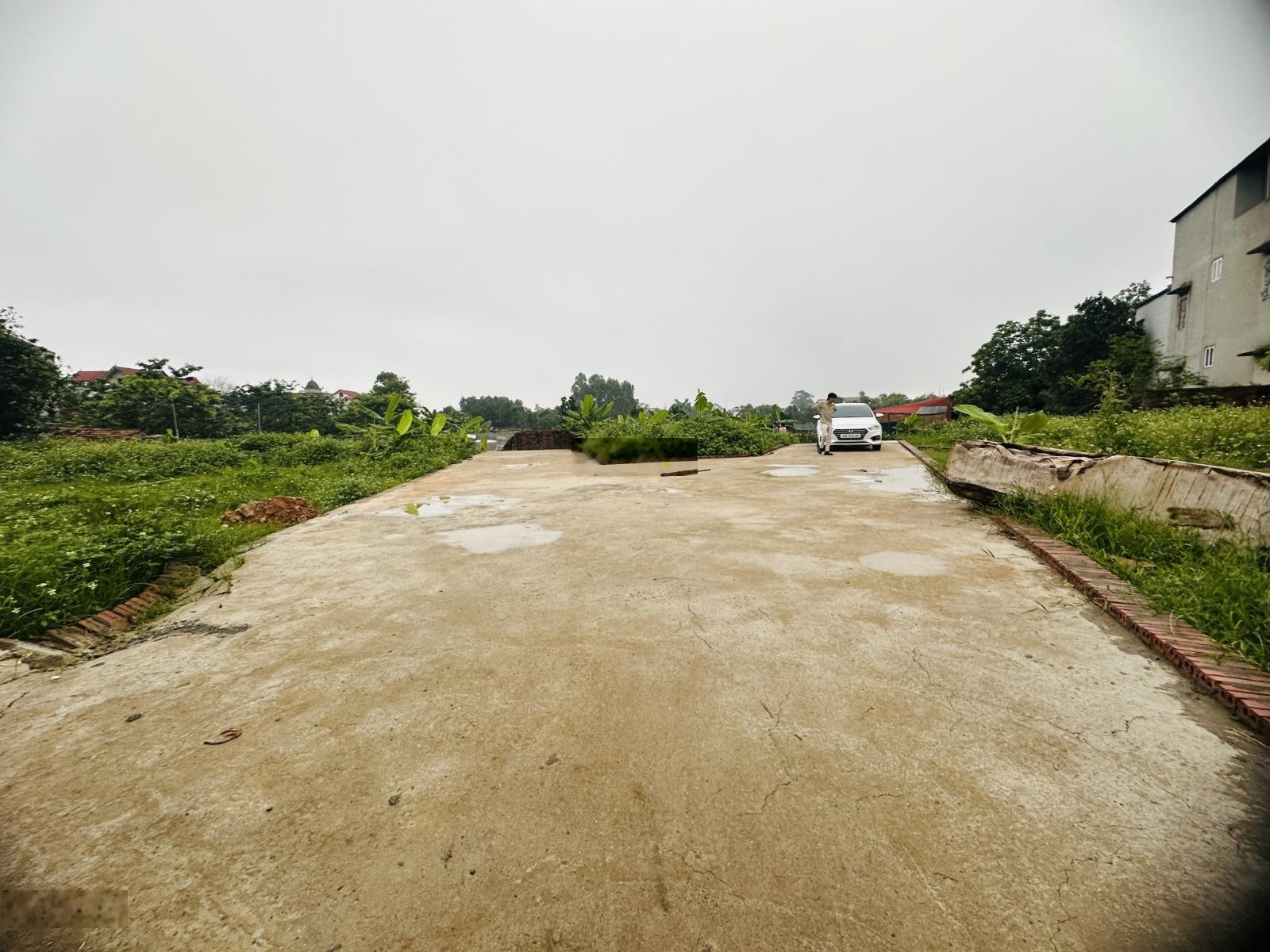 Bán đất Sơn Đoài - Tân Minh cũ nay là xã Sóc Sơn đường thông ô tô giá 2x có như không. 0976677492