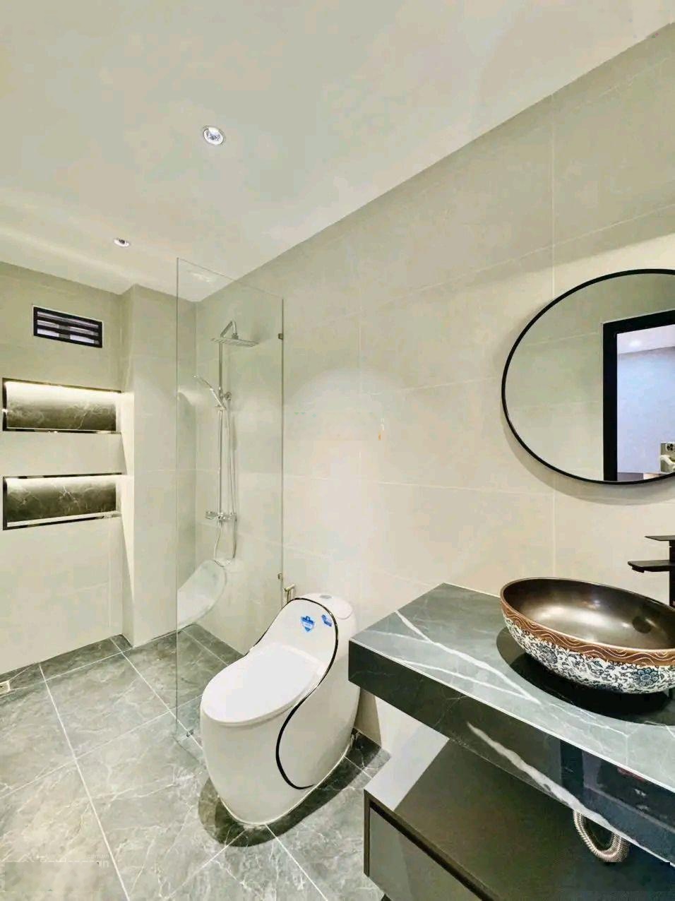 Nhà ngộp 3tỷ470/80,8m2, đường ôtô Chu Văn An - Bình Thạnh, cho thuê 22tr, gần công viên Hoàn Cầu