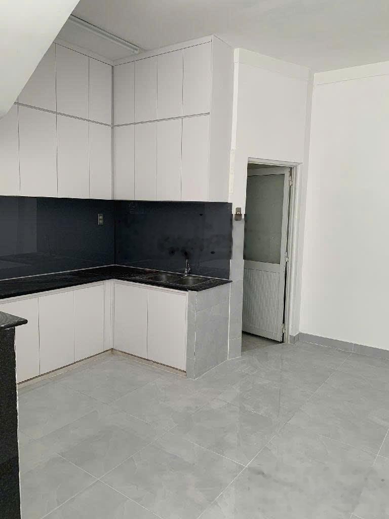 Nhà đẹp Hoàng Hoa Thám - 50m2 - 2 tầng BTCT - xe hơi tận cửa chỉ 5.x tỷ - Bình Thạnh