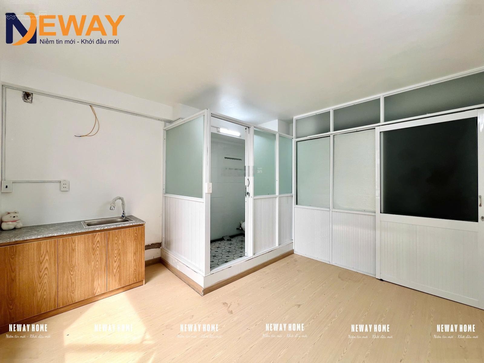 Còn trống một phòng trọ mới xây cửa sổ trời - gần Ngã Tư Bốn Xã - thuận tiện qua đại học văn hiến