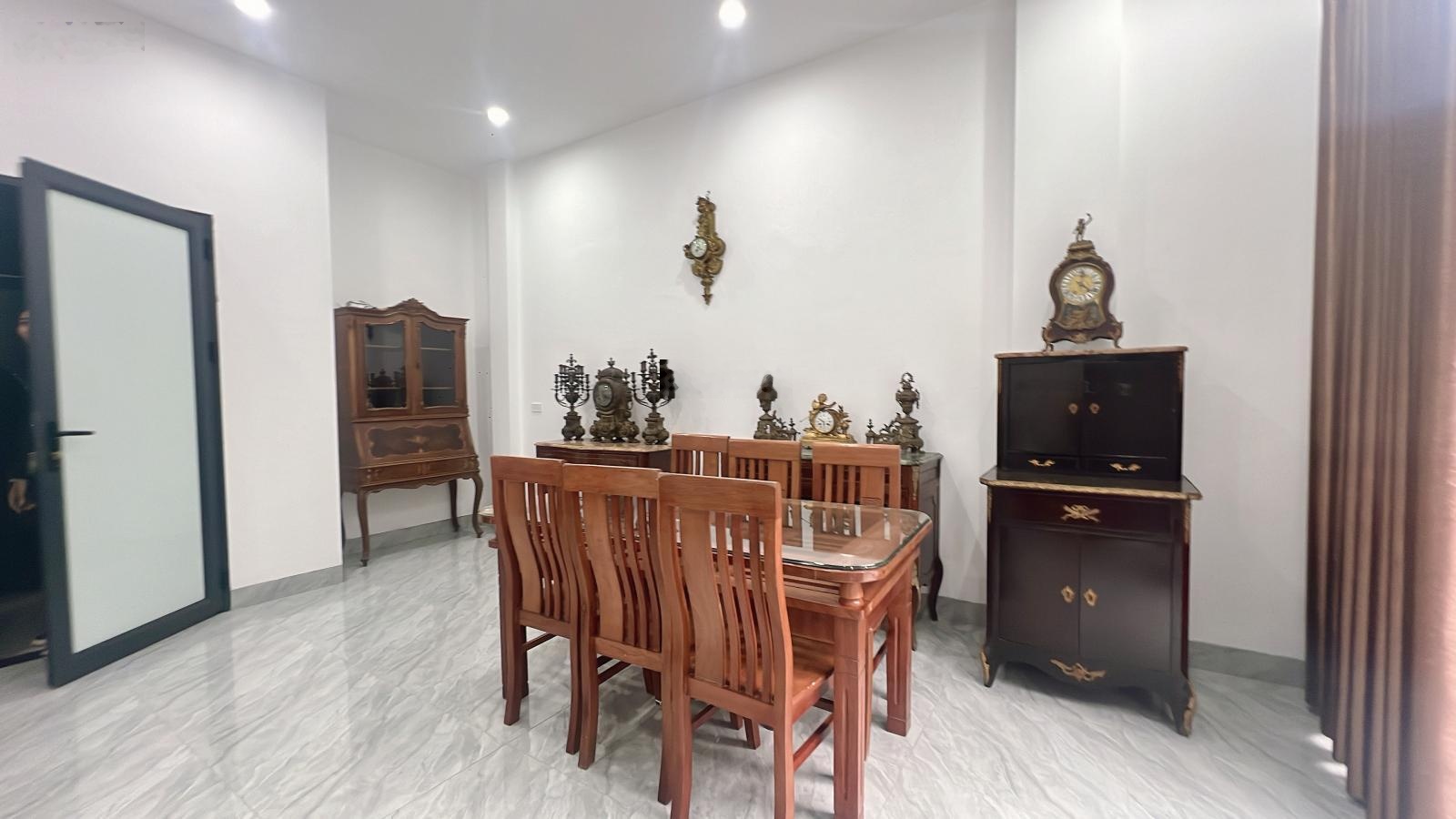 Vạn Bảo xuất hiện siêu phẩm Ô TÔ TRÁNH! 6 tầng thang máy khiến khách tranh nhau giữ chỗ!