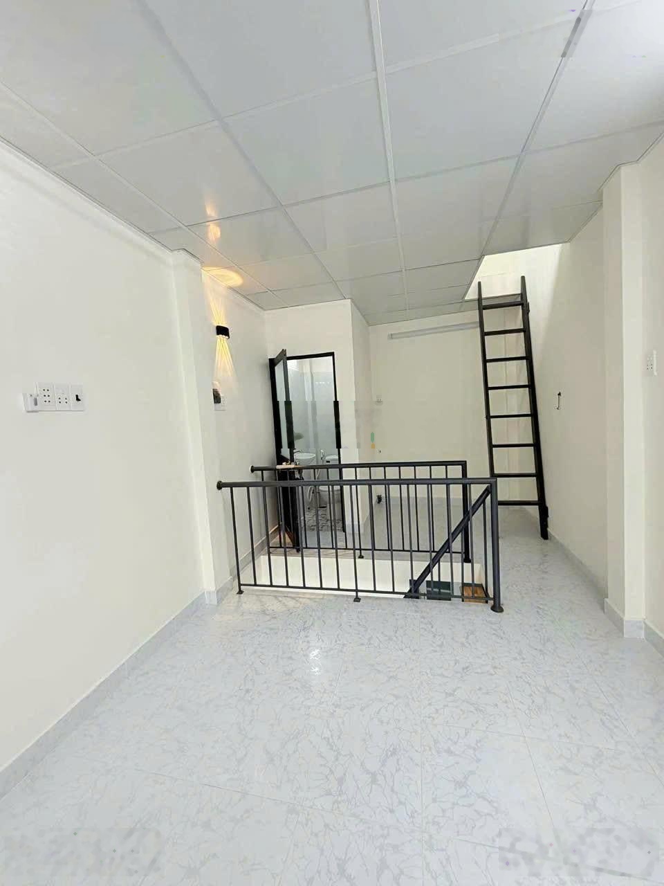 Hàng hiếm xvnt bình thạnh hẻm 3m sát mặt tiền chỉ 3.1tỷ