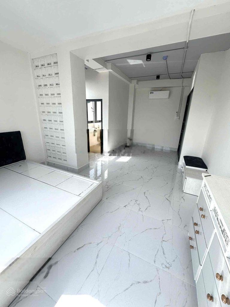 Phòng mới 35m2 ban công rộng full nội thất