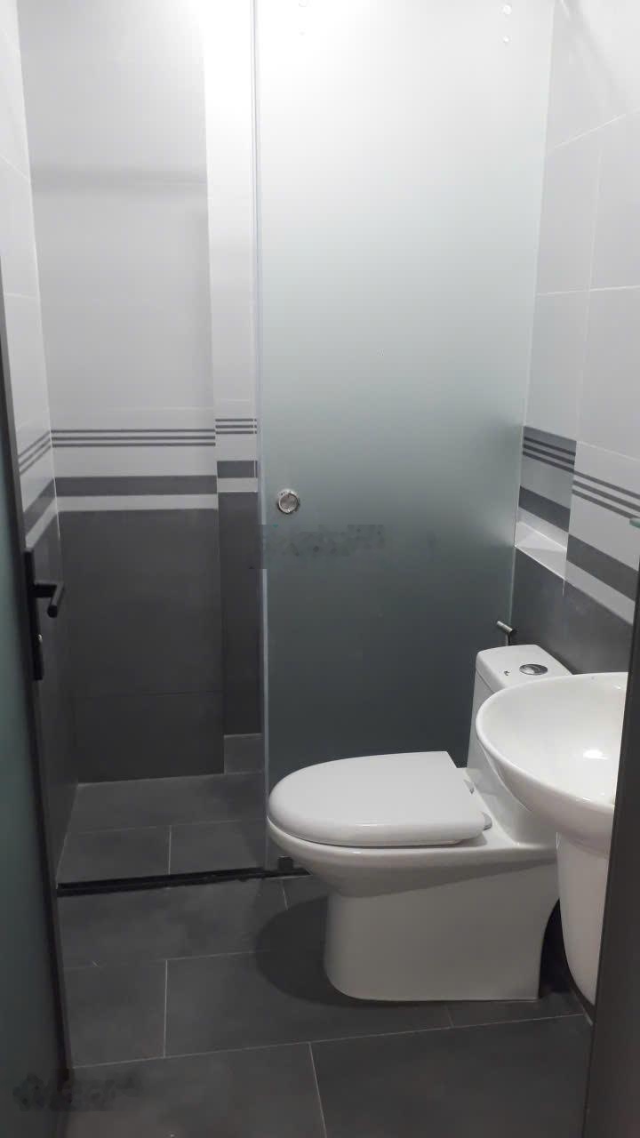 Cho thuê nguyên lầu 2 (2 phòng ngủ) - gần trường đại học Công Nghiệp 300m