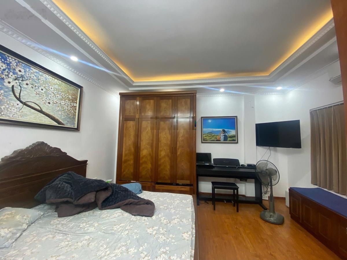 Nhà đẹp dân xây ngõ ôtô 173 Hoàng Hoa Thám, 6 tầng 4 ngủ, ngõ ba gác thông tứ hướng, VF3 trước nhà