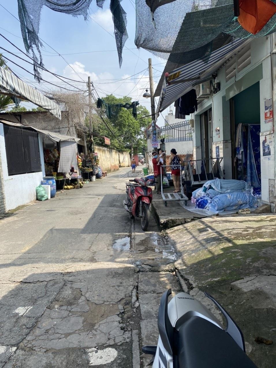 Cần bán nhà Hẻm 595/35 Cách Mạng tháng 8, Phường 15, Q10 (nay P Hòa Hưng). Giá 2,350 tỷ