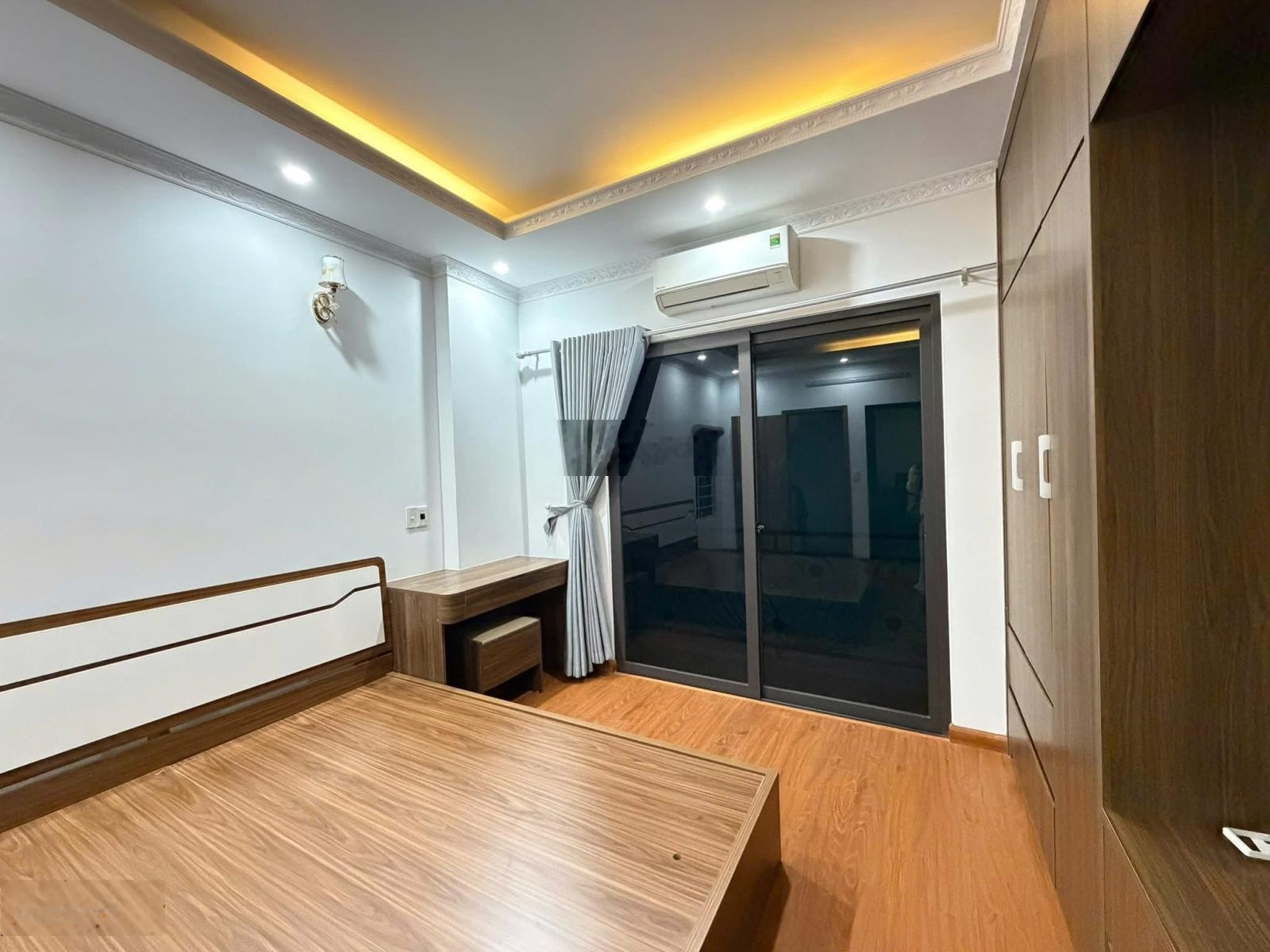 Bán nhà Q. Ba Đình, gần Lạc Long Quân, Thuỵ Khuê, Hoàng Hoa Thám, ôtô đến cổng, sổ 48m2x4T 8.7tỷ