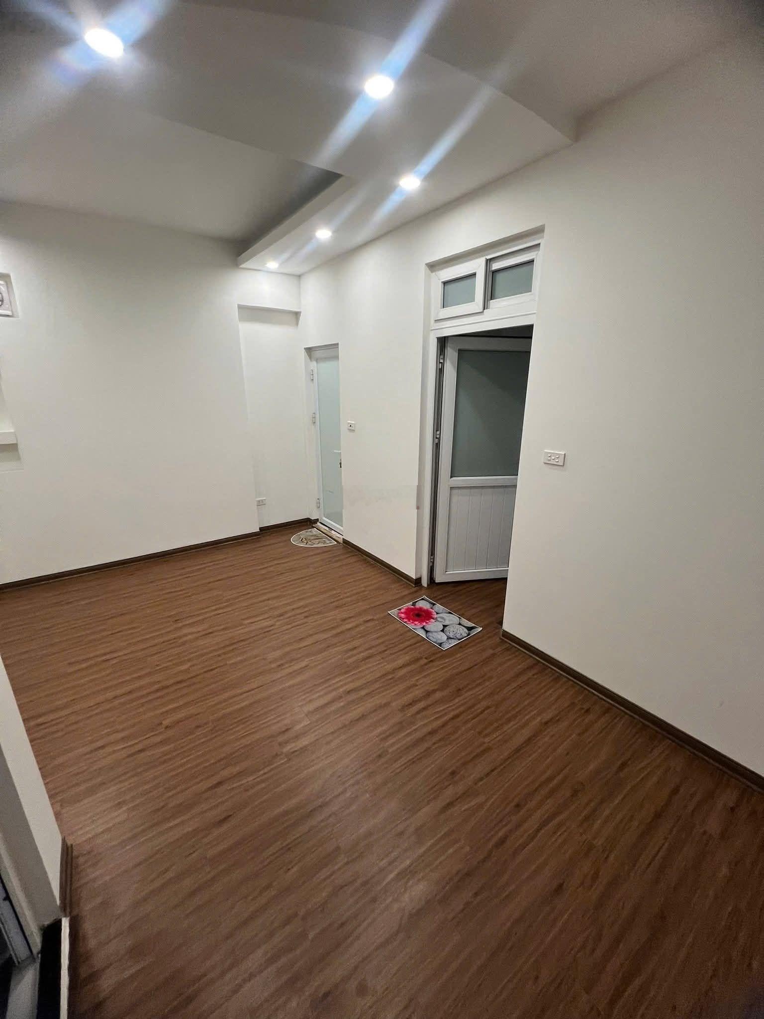 Siêu Hiếp Siêu đẹp phố Giang Văn Minh, Ba Đình. DT40m2x5T, MT 5.2m, cách oto đậu đỗ chỉ 10m.