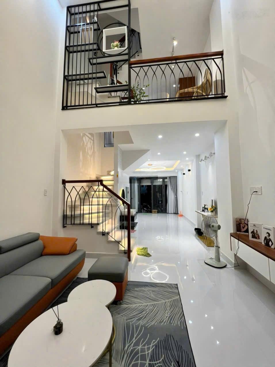 Hàng ngộp 1tỷ850 ! nhà 1t1l2l tầng ngay hoàng diệu 2 thu nhập 20tr/tháng , hoàn công đủ