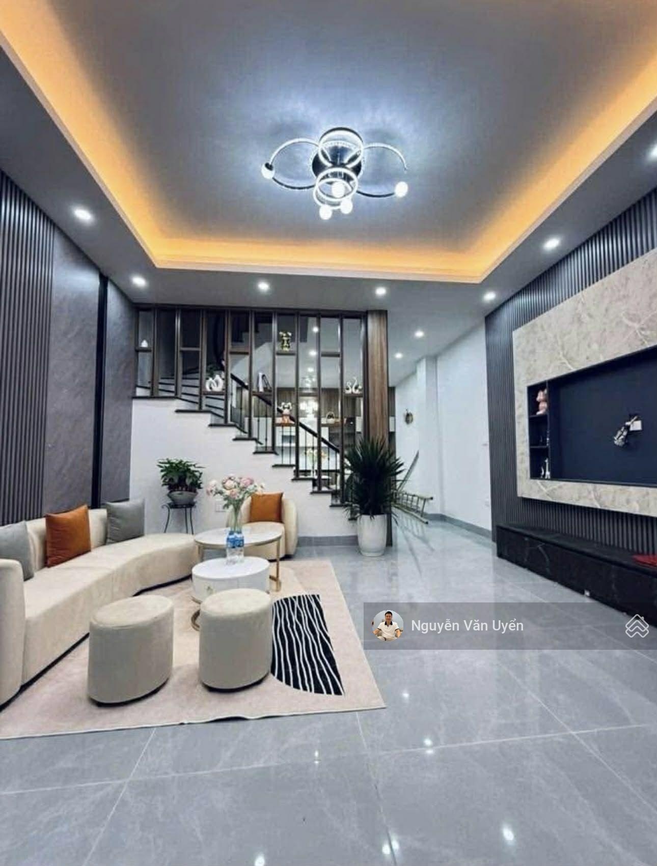 Bán nhà Đội Cấn, 3 bước ra Lăng Bác, ngõ thông tứ phía, ô tô cách 20m, full NT, sổ cc, 42m*5T