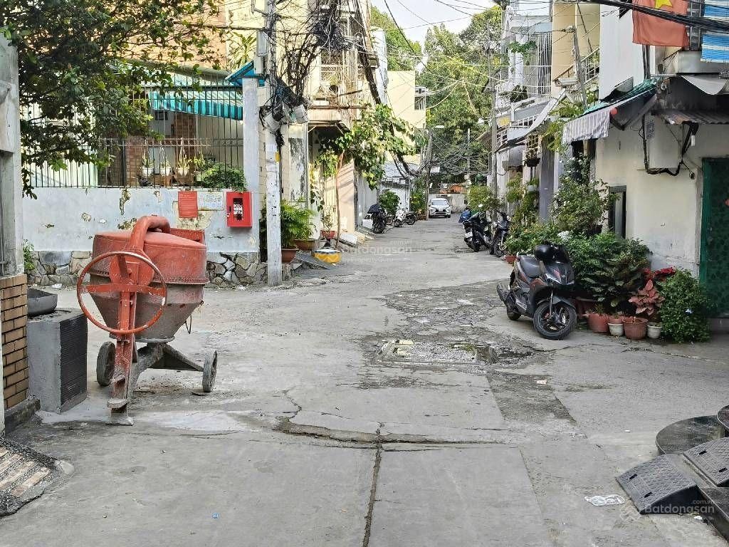 Cực Hiếm Xe hơi ngủ nhà 3 tầng đẹp đường Nơ Trang Long 40m2( 4,2m * 11m ) sát mặt tiền 5,8 tỉ có TL