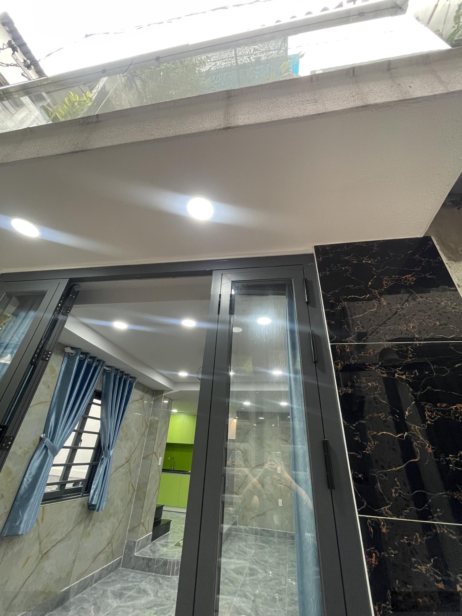 Siêu phẩm hàng xanh- hàng xóm q.1 - 43m2 - hơn 4 đồng