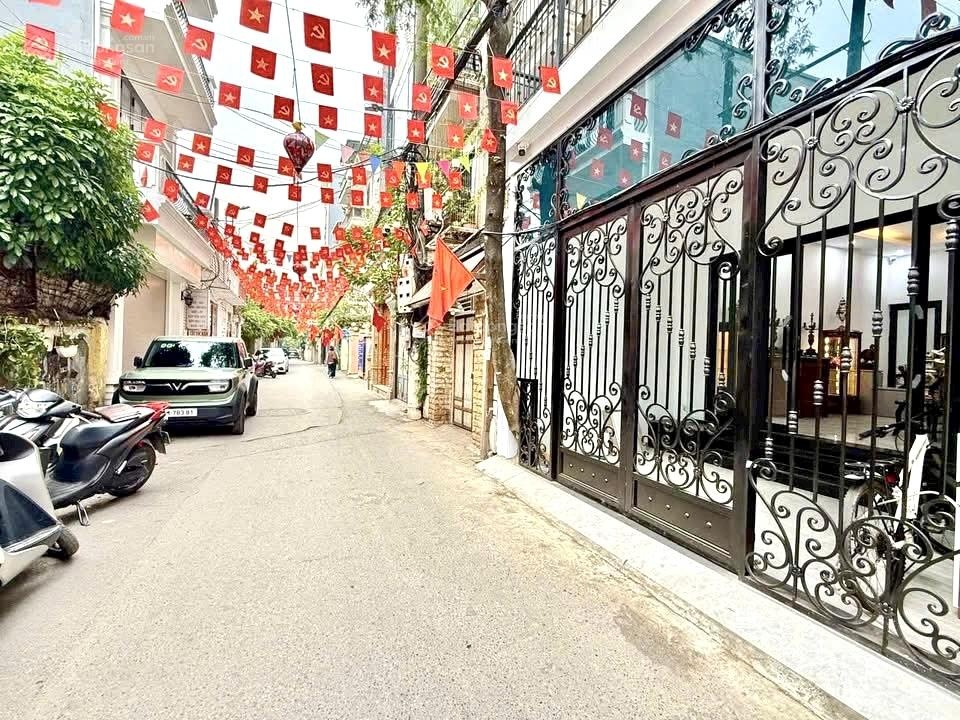 Bán nhà phố Vạn Bảo-Dt47m2-5Tthang máy-ô tô tránh-Ví trí VIP Ba Đình-Ở + kinh doanh-Giá 25.5 tỷ.