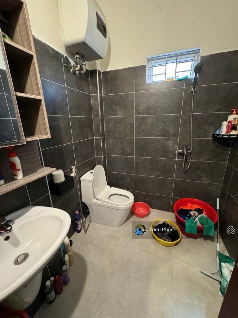 Chính chủ cần tiền bán gấp nhà Ba Đình 40m2 - 5 tầng - ngõ rộng thoáng - giá chỉ 11,5 tỷ (có TL)