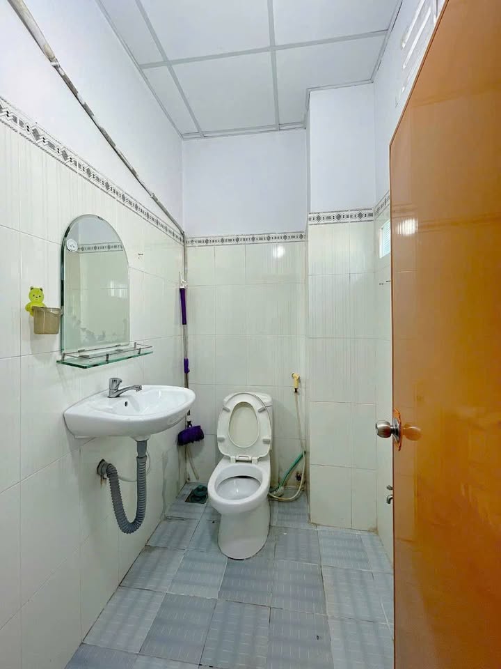 Nhà 3 tầng hẻm rộng 5m, Nguyễn Văn Cừ, Cần Thơ sổ hồng riêng