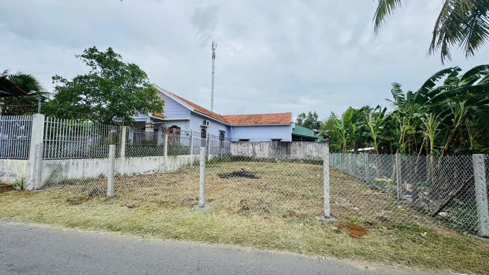 Bán đất mặt tiền đường Nguyễn Văn Trung, Phường 8, Thành phố Bến Tre