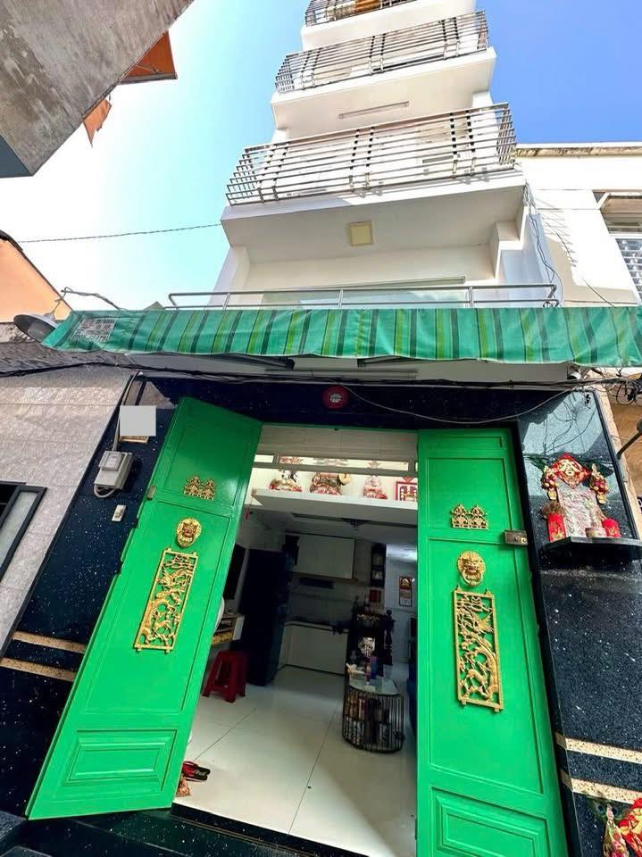 Nhà 5 tầng Quận 6, giá 5.5 tỷ, gần chợ Bình Tây