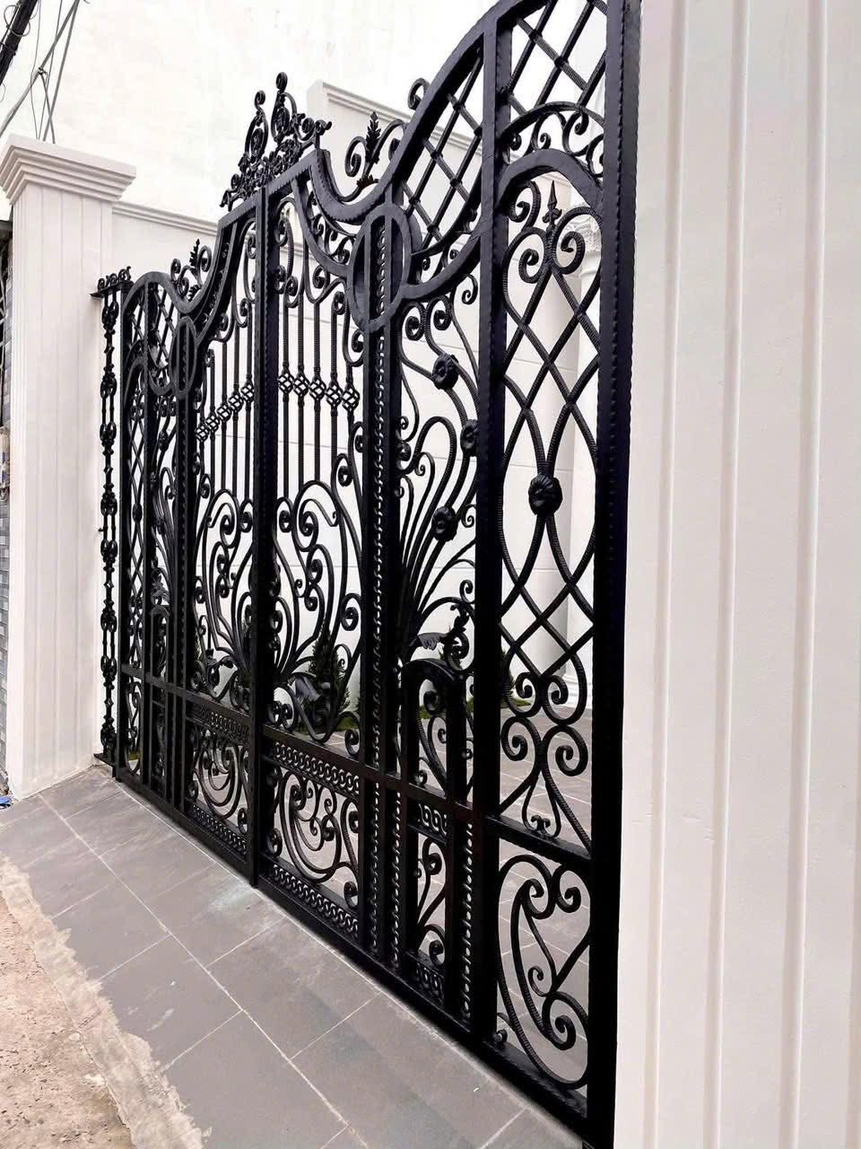 Bước vào căn biệt thự mini mang phong cách kiến trúc Tân Cổ Điển Châu Âu