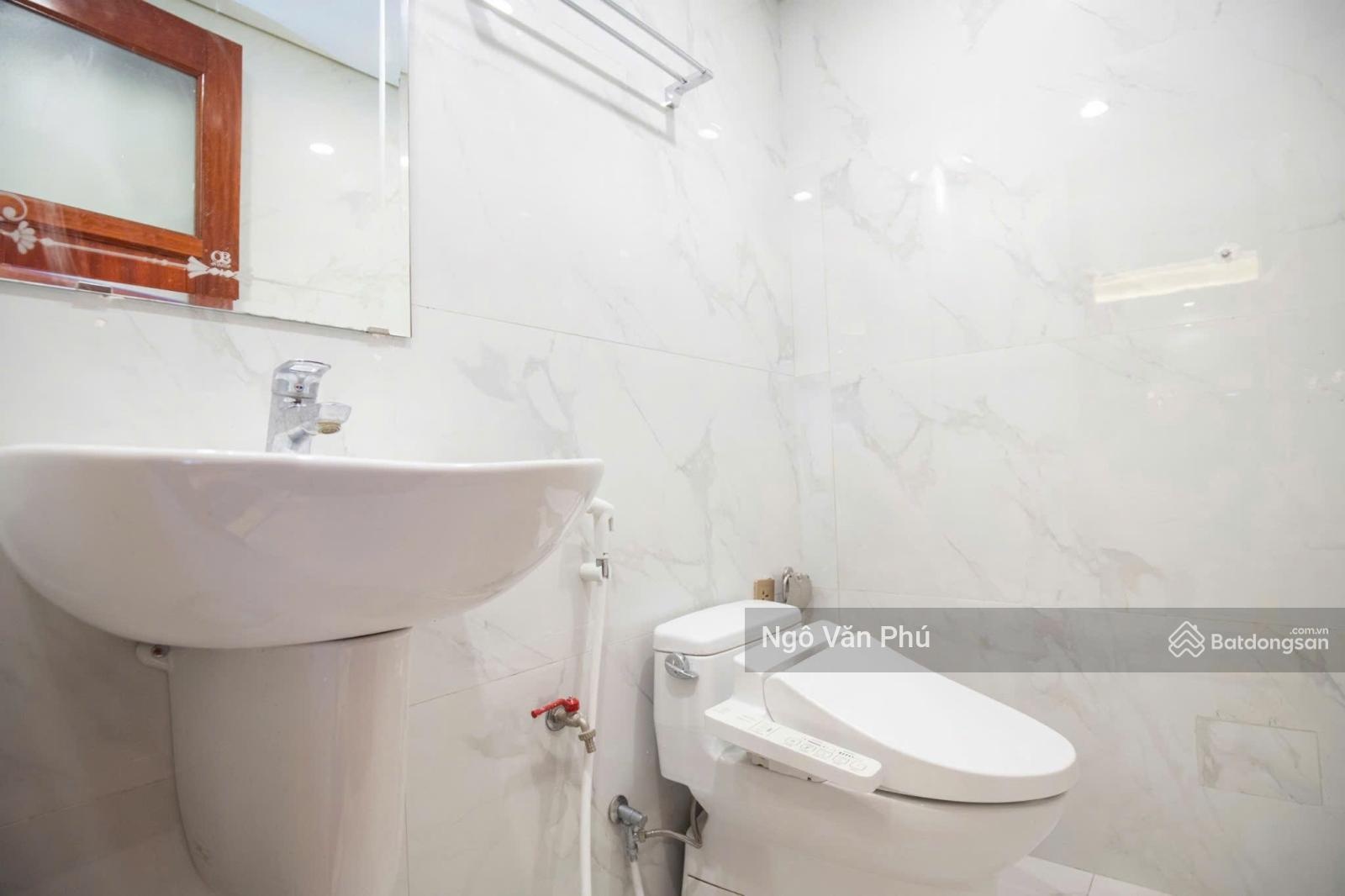 Chủ nhà định cư cần bán gấp Tài sản dòng tiền khu vip Liễu Giai, thu nhập 250 triệu/tháng