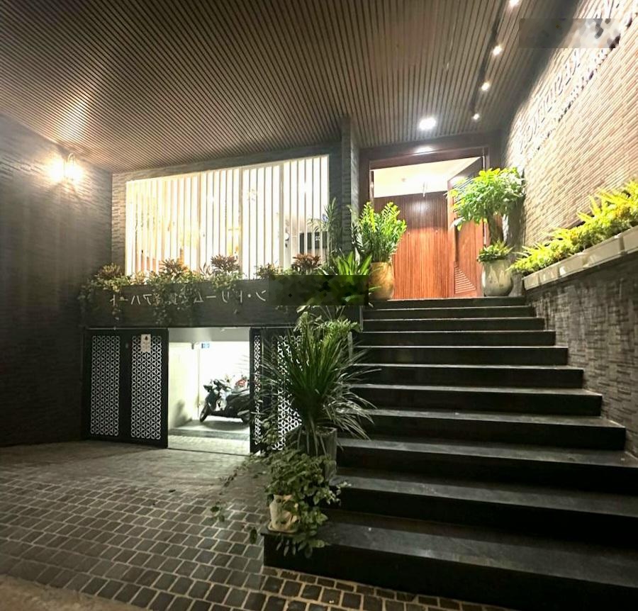 Tòa Nhà đẹp khu Vạn Bảo - Liễu Giai: 100m x 9T, trên ở, dưới khai thác hiệu quả, gần hồ Tây.