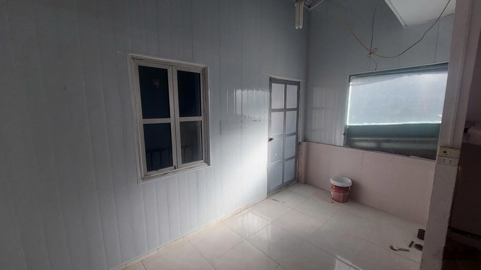 Cho thuê nhà riêng 3 tầng tại phố Bạch Mai, 5,5 triệu/tháng