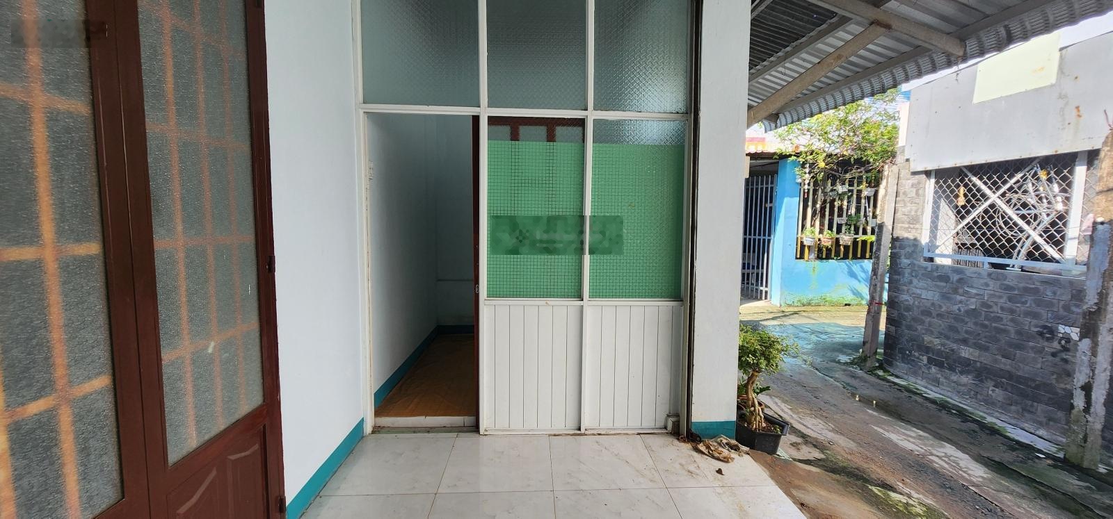 Bán nhà Tân Thạnh Đông cũ chi 50m có 3p ccvb giữ sổ góc