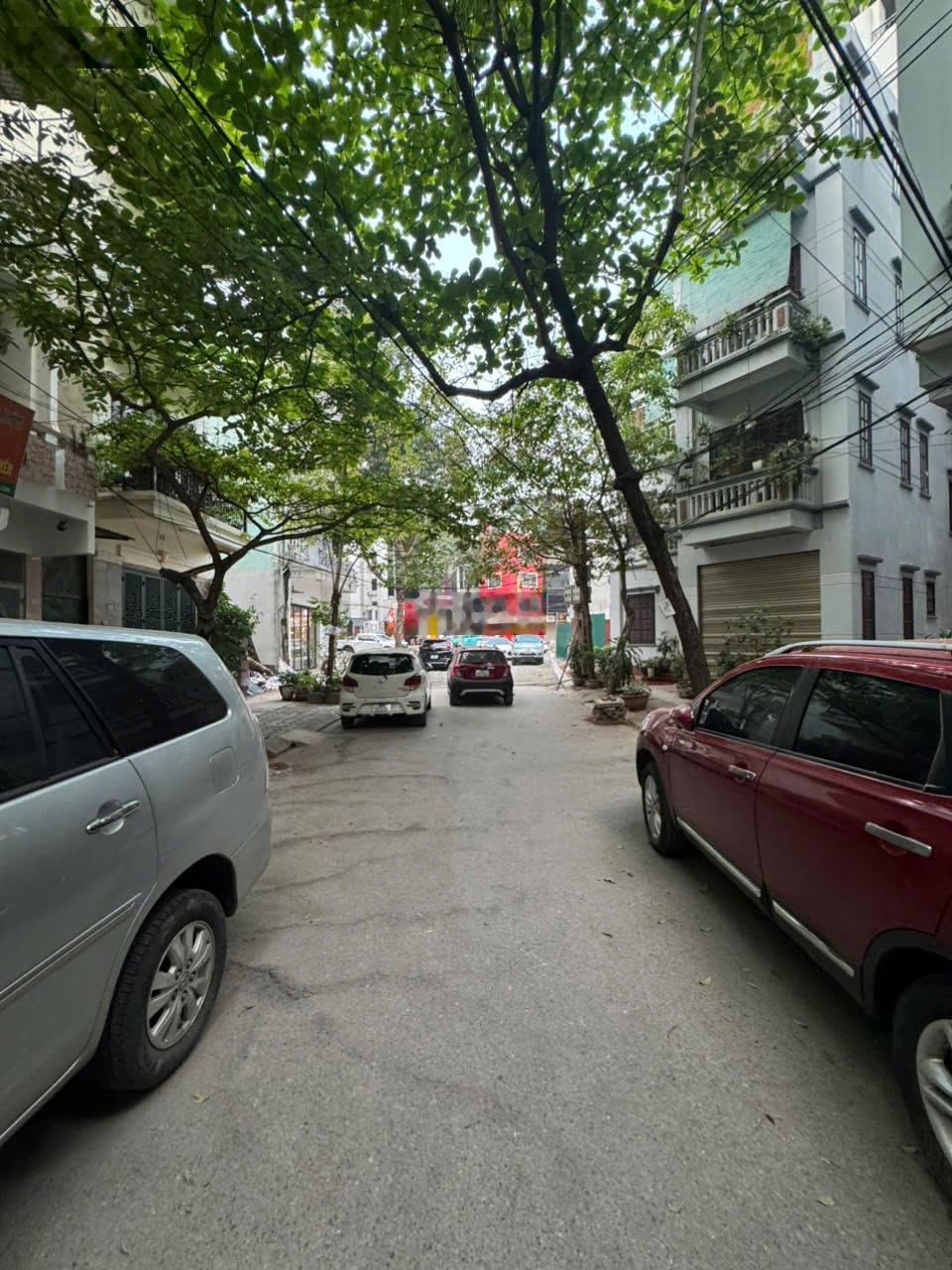 Nhà PL Linh Lang-Nguyễn Văn Ngọc, HN, dt 48m2x 4 tầng, mt 4m, lô góc 2mt. Giá 19tỷ