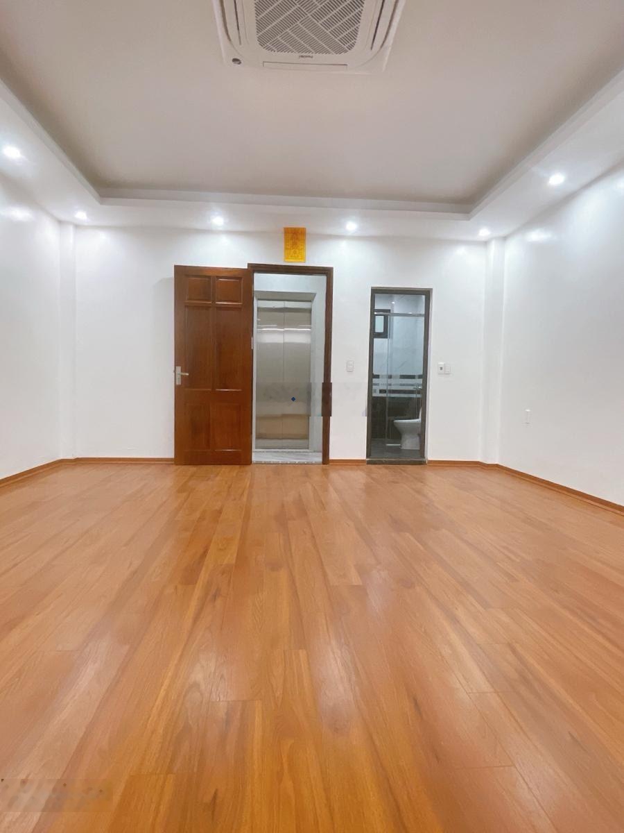 Thật 100% - Bán nhà phố Giảng Võ, S=46/58m2. MT 5m. Xây 7 tầng. Giá chỉ 25 tỷ. Ngõ oto, Thang máy