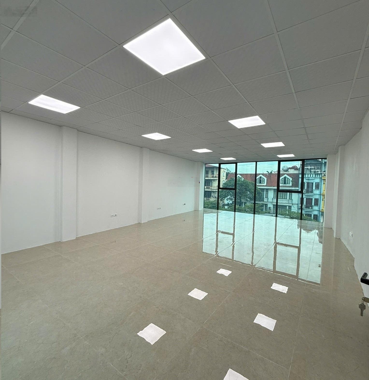 Cực hiếm - Bán nhà mặt phố Đào Tấn, HN, S=160m2, 5 tầng, MT 6.5m. Chỉ 122 tỷ - Oto tránh.