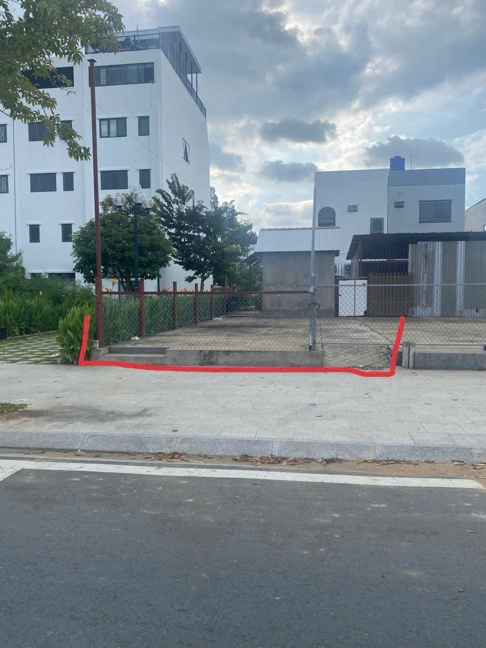 Chủ nhà ơi, có ai muốn sở hữu mảnh đất 'kim cương' ngay trung tâm chợ Phú Khương không ạ