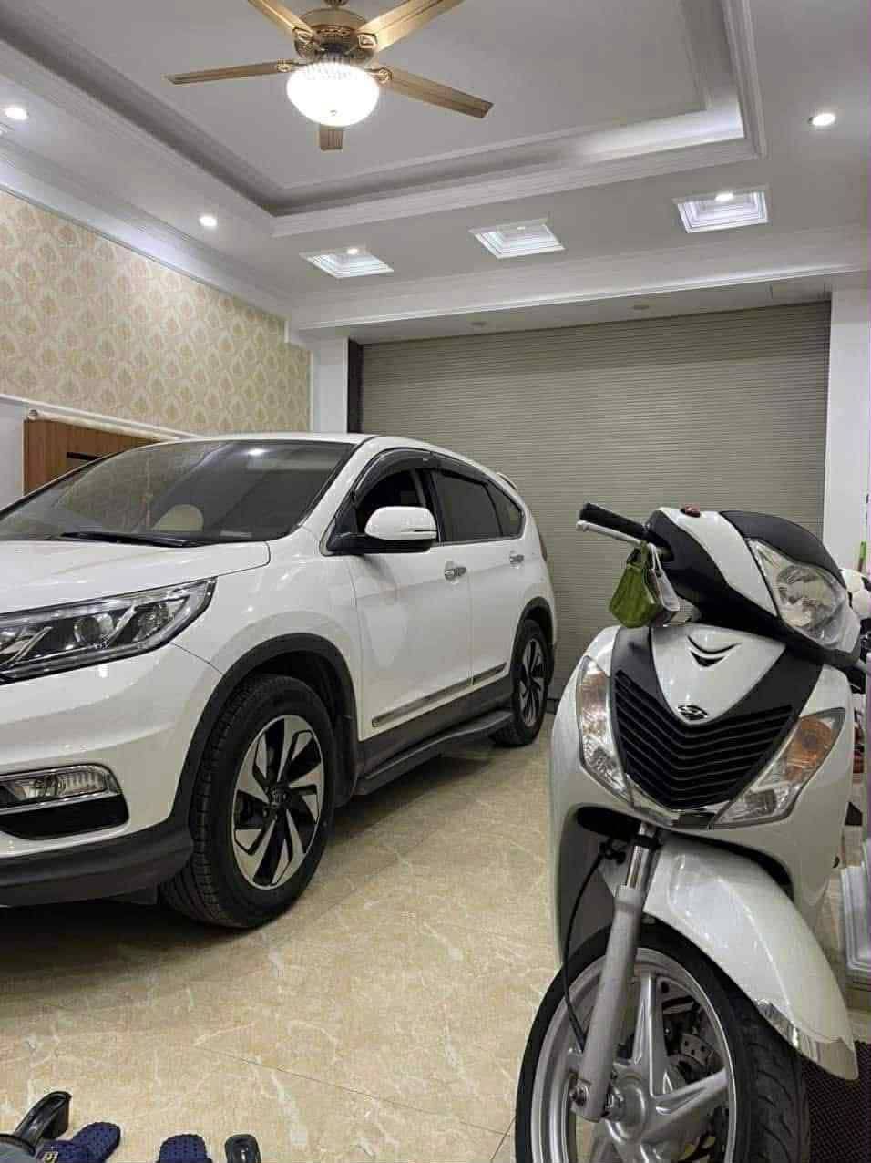 Phân lô Trung Kính 65m², 5 tầng, gara 7 chỗ, ô tô tránh, 20m ra phố, 23 tỷ