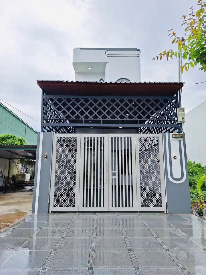 Chào mừng quý khách đến với căn nhà mơ ước tại mặt tiền đường Lâm Quang Ky, Phường Rạch Giá