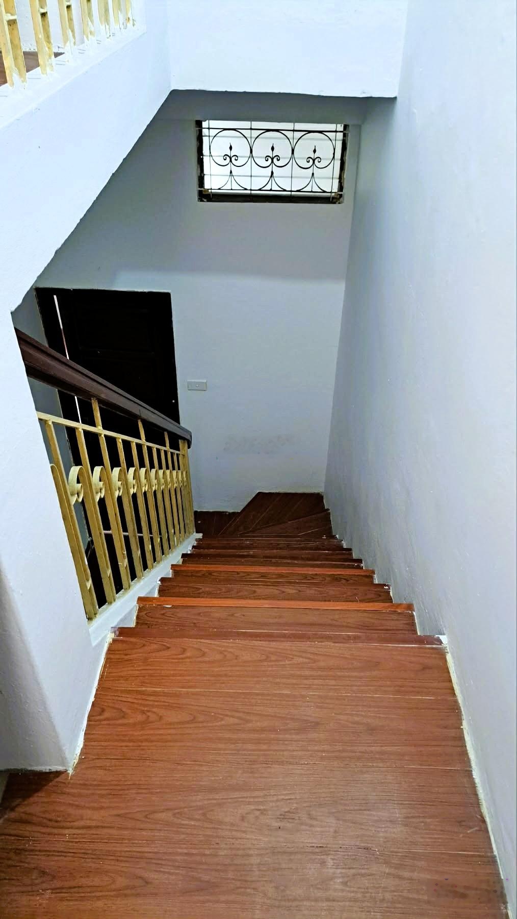 Bán nhà đất 3 Tầng x 55m2 ko nội thất ngõ 279 Đội Cấn, Ba Đình. Ôtô đi thông HHThám - Đội Cấn